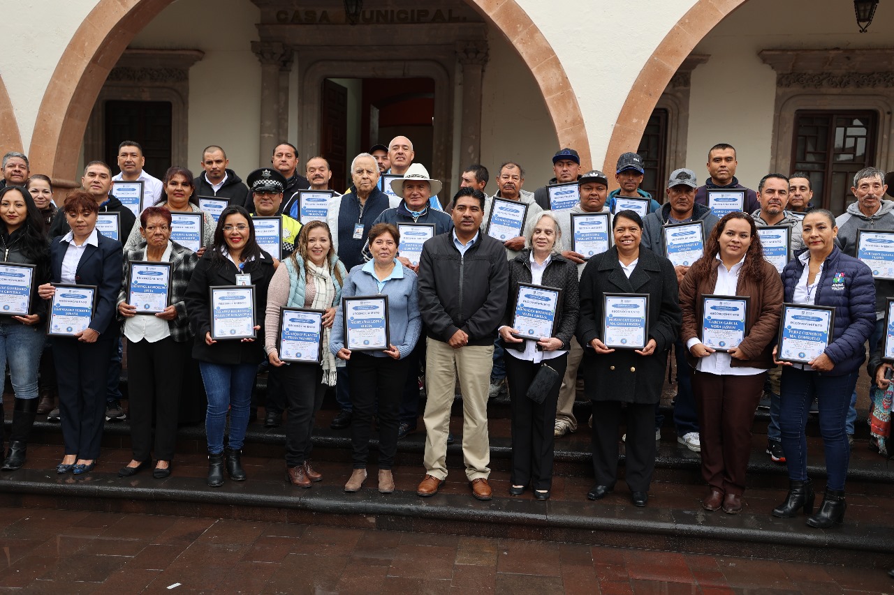 Reconocen en Purísima del Rincón la Dedicación y Servicio de 54 Funcionarios Municipales