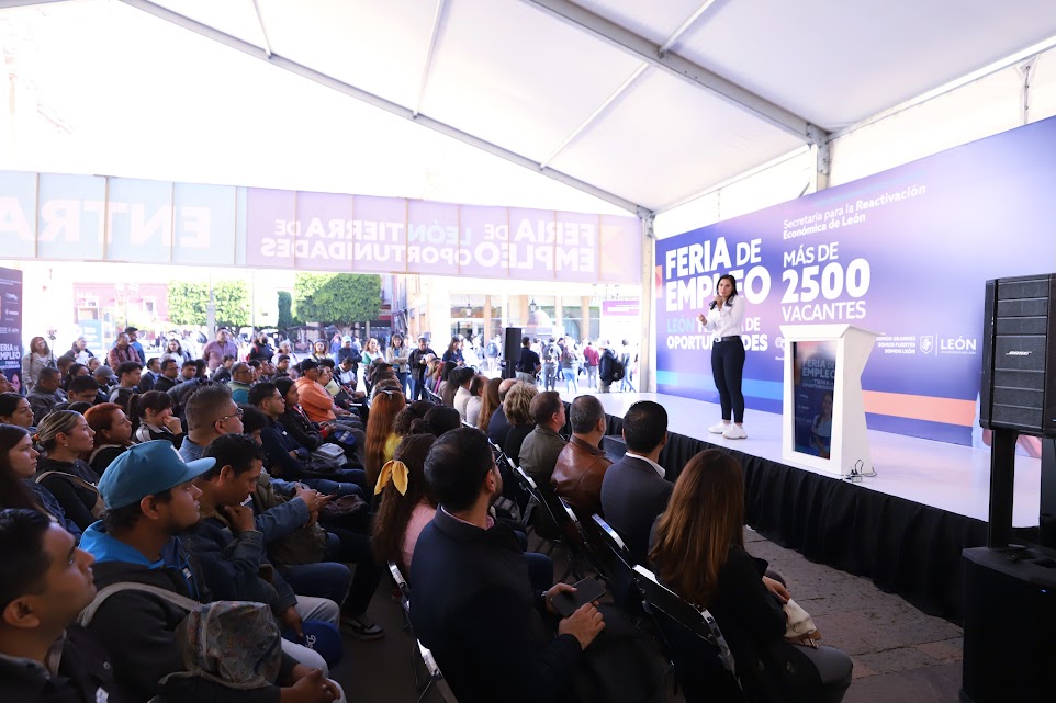 Ale Gutiérrez Encabeza Exitosa Feria del Empleo en León para el 2024