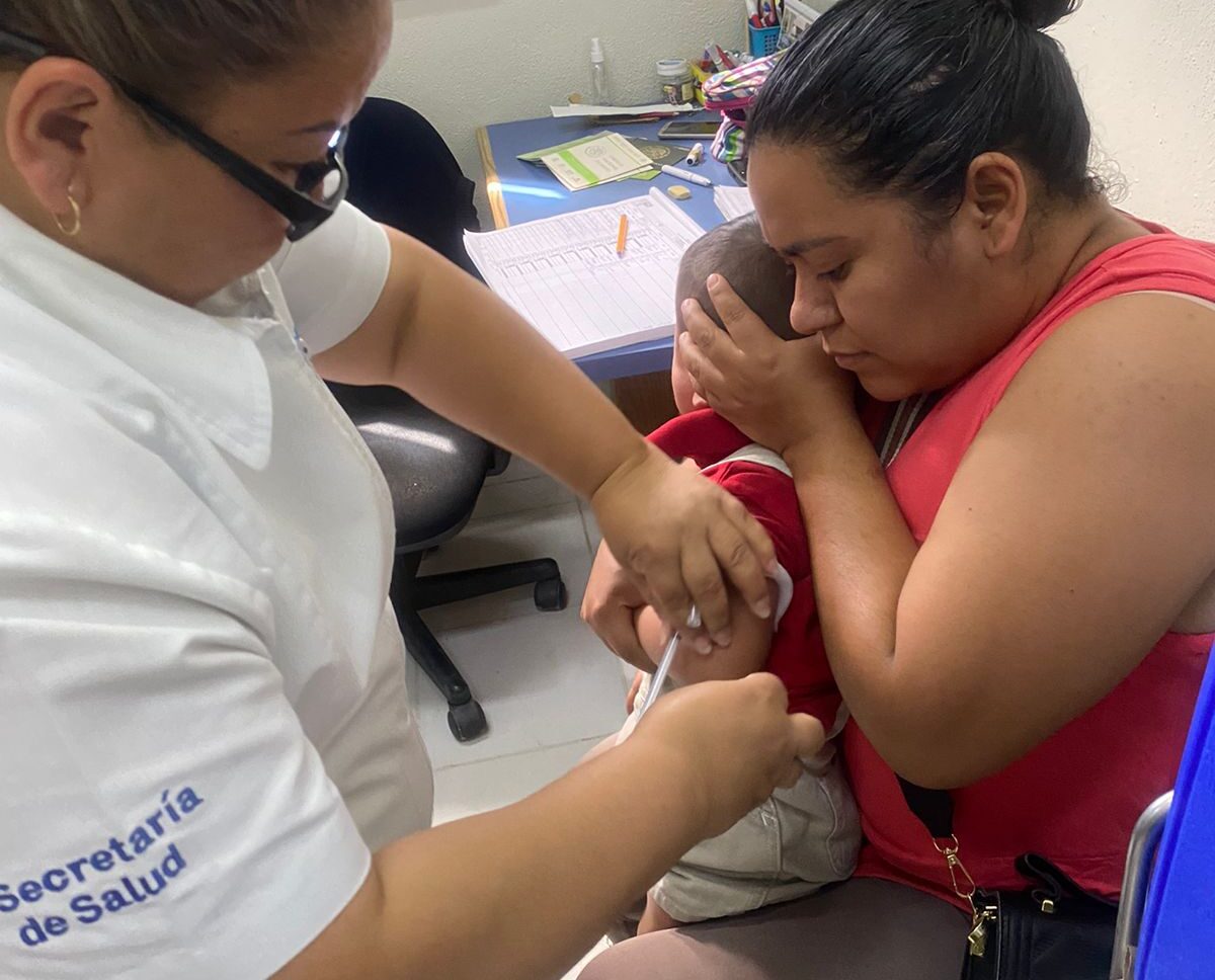Jurisdicción Sanitaria VIII Asegura Abastecimiento de Vacuna Triple Viral para Niños de la Región