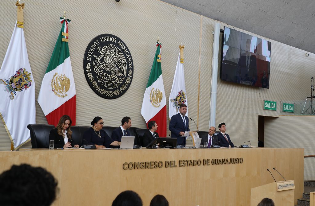 Entonación Histórica del Himno de Guanajuato en Conmemoración de sus 200 Años como Entidad Federativa