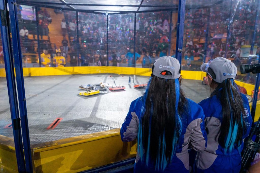 Batalla de Robots Recarga2: Estudiantes llevan la robótica al límite en emocionante competencia