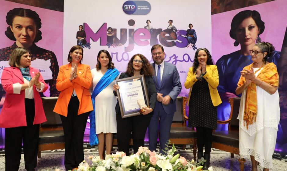 Mujeres Grandeza