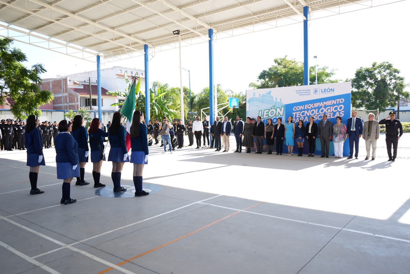 Ale Gutiérrez invita a jóvenes de León a unirse a la Universidad Metropolitana de Seguridad Pública con becas y un plan de vida