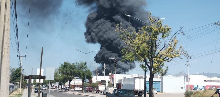 Incendio en fábrica