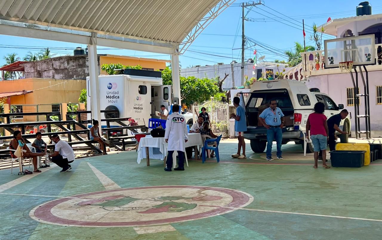 Brigada de salud de Guanajuato atiende más de 200 consultas en zonas devastadas por el Huracán John