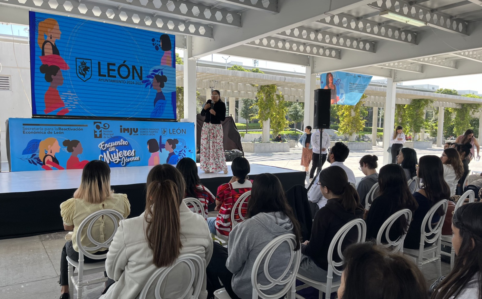 Mujeres jóvenes empoderadas: Encuentro que inspira a superar adversidades