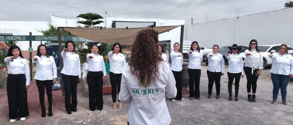 Mujeres productoras de mezcal