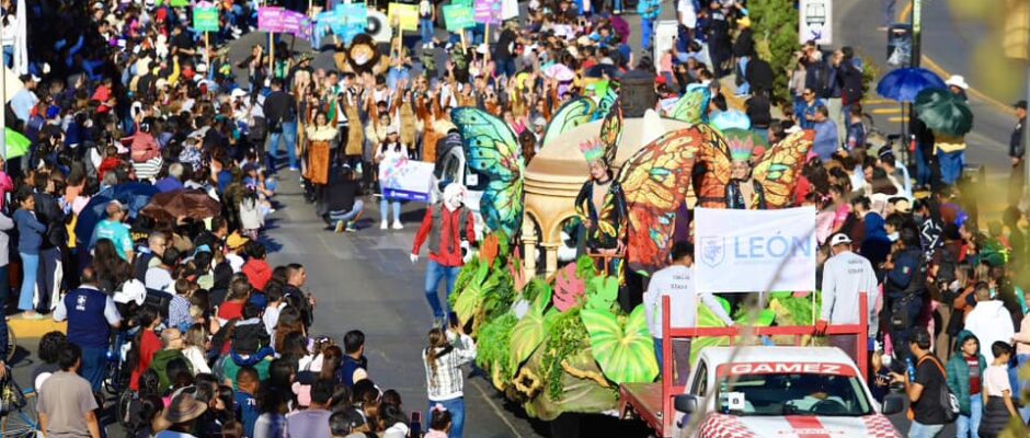 Desfile de la Alegría