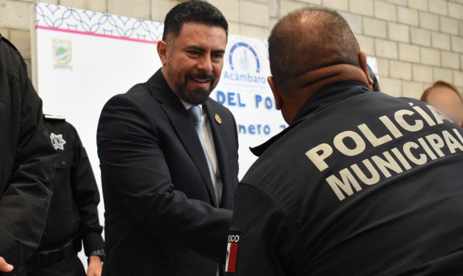 Reconocimiento a policías Acámbaro