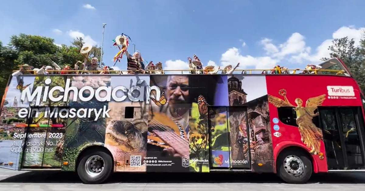 La Danza de los Viejitos conquista la CDMX a bordo del Turibus