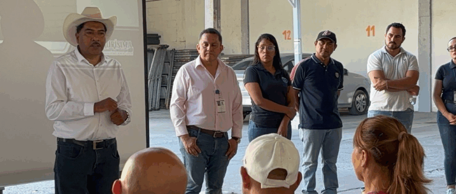 Aquí Presente Purísima