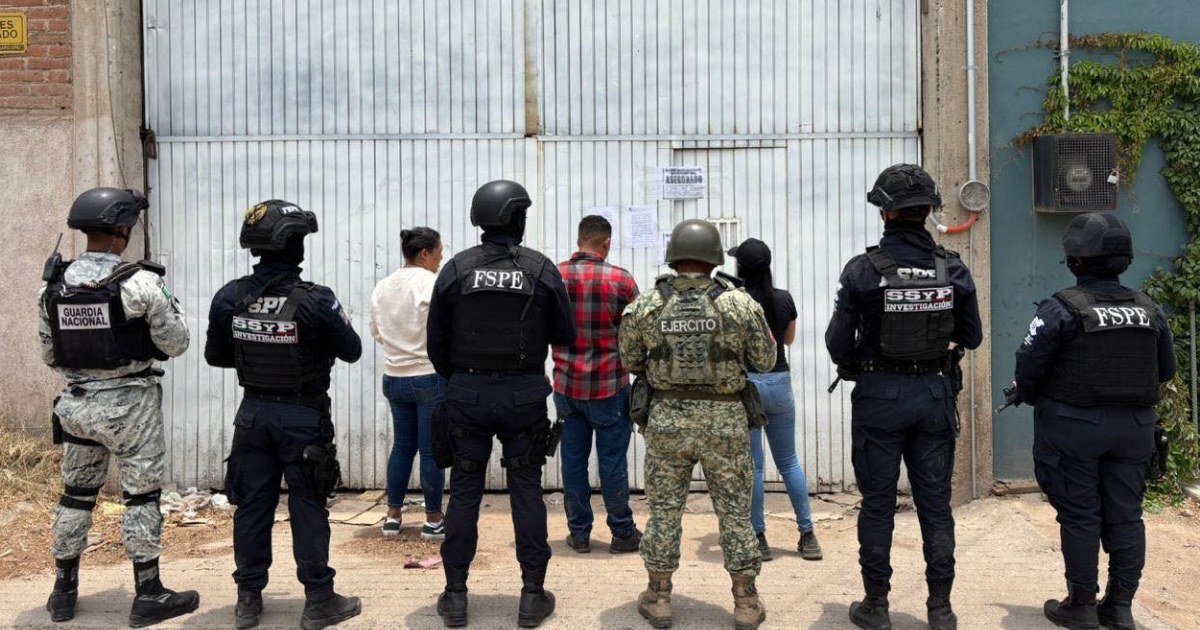 Desmantelan bodega con mercancía robada en León