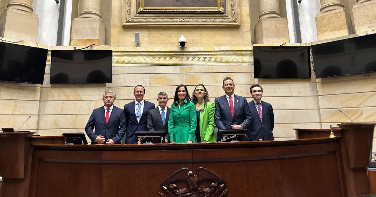 Ale Gutiérrez recibe reconocimiento internacional en Colombia por su liderazgo con rostro humano