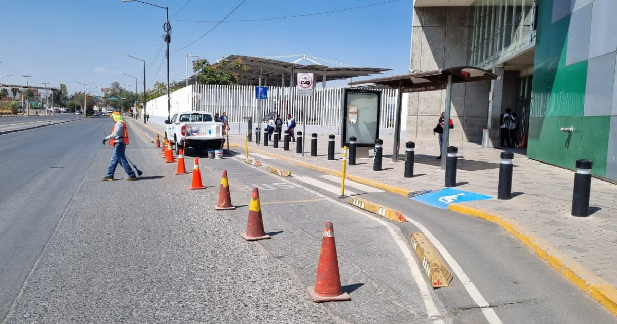León moderniza parabuses y MUPIS sin gastar recursos públicos