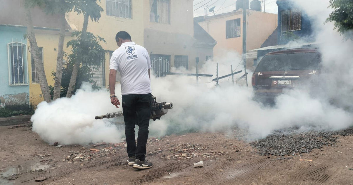 León refuerza lucha contra el dengue con más de mil nebulizaciones