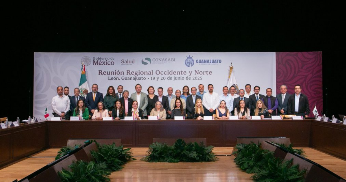 Libia Dennise reconoce la excelencia en el servicio público y lanza comunidad global de juventudes