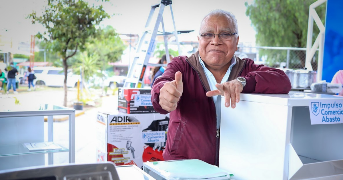 Más de 150 comerciantes de León reciben equipamiento para fortalecer sus negocios