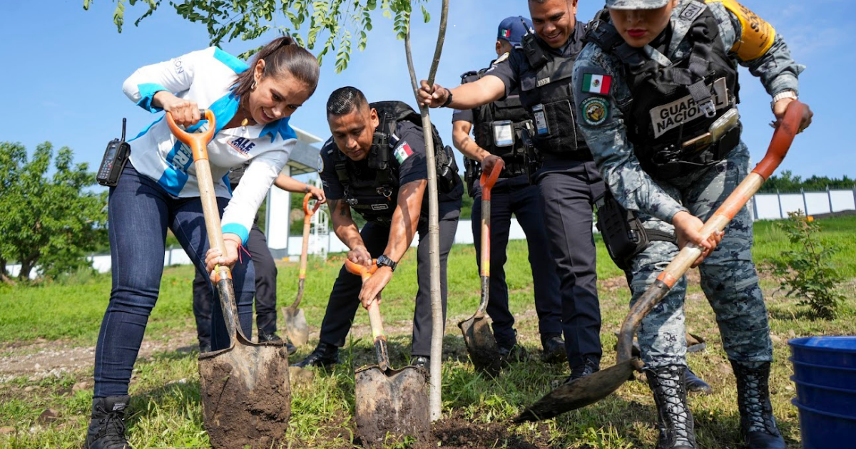 León planta futuro verde con 100 árboles en Las Joyas