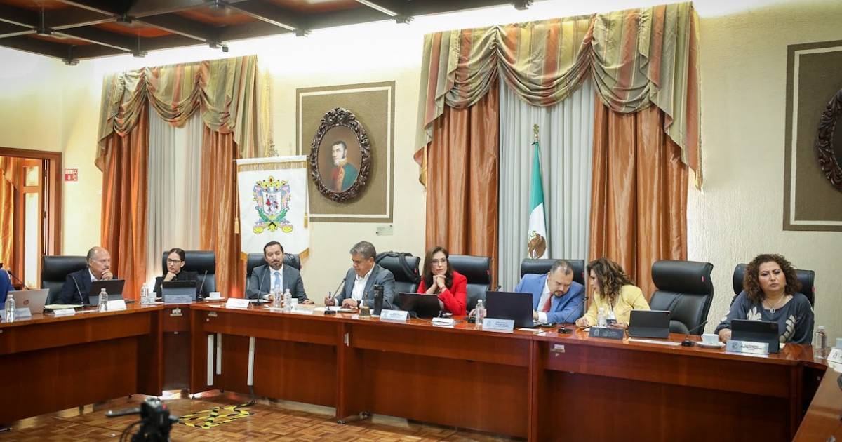 León impulsa hogares dignos con 8.8 millones en apoyos para calentadores solares