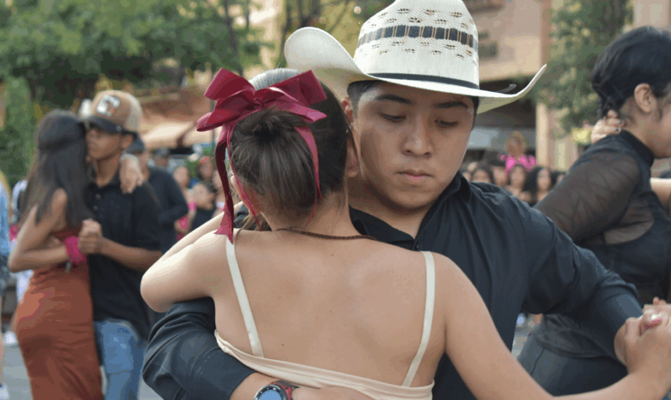 Mes de las Juventudes