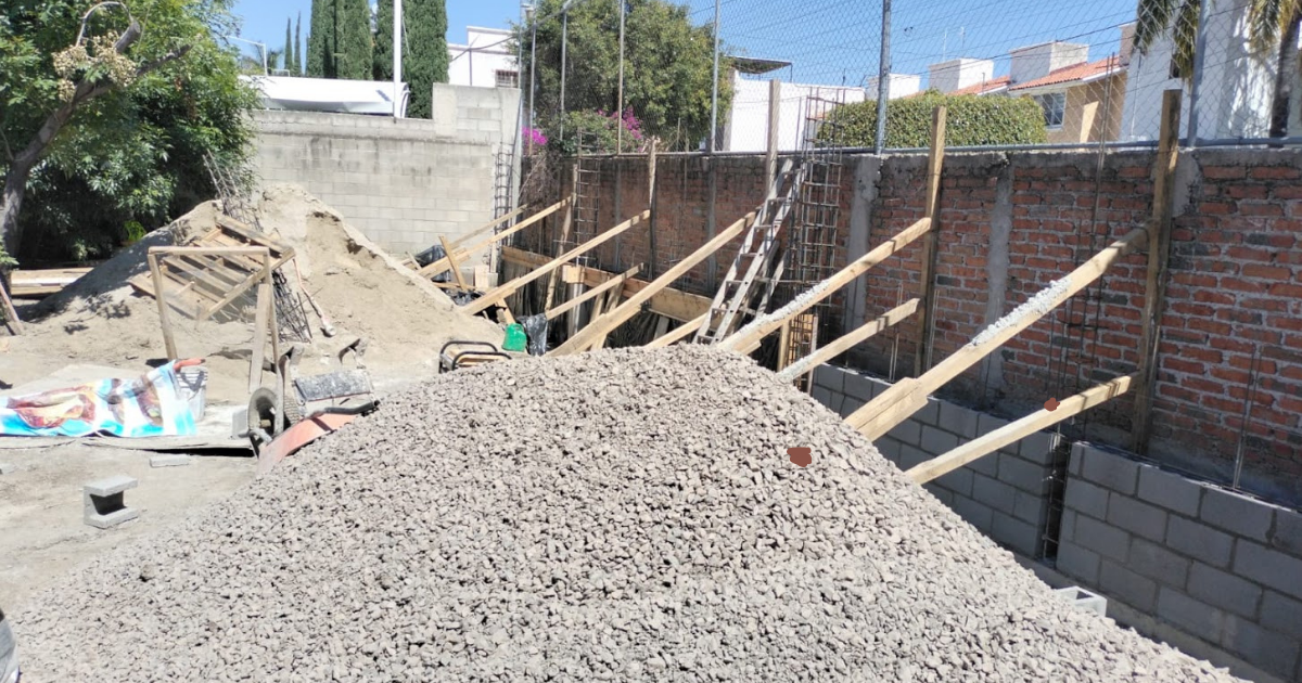 Nueva barda en San Jerónimo mejora seguridad para miles de usuarios del transporte público