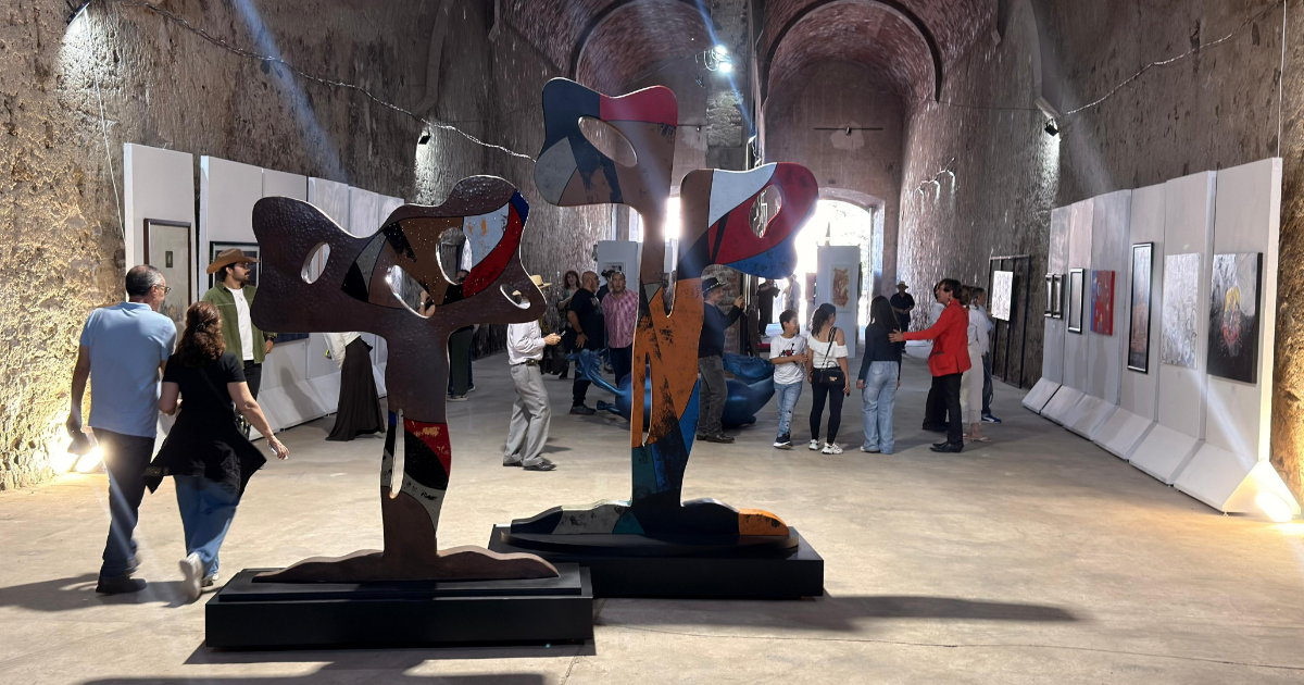 Nueva exposición de arte llena de color a Jalpa de Cánovas