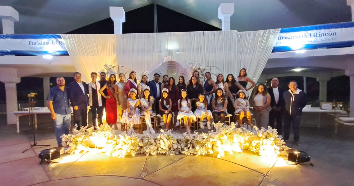 Reinas de Purísima rinden informe y presentan a sus sucesoras 2025-2026