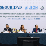 “Goles para ver mejor”: Club León y DIF entregan 345 lentes a personas vulnerables