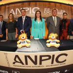 Celia Pulido hace historia: rompe dos récords nacionales en la Copa del Mundo de Natación Carmel 2025