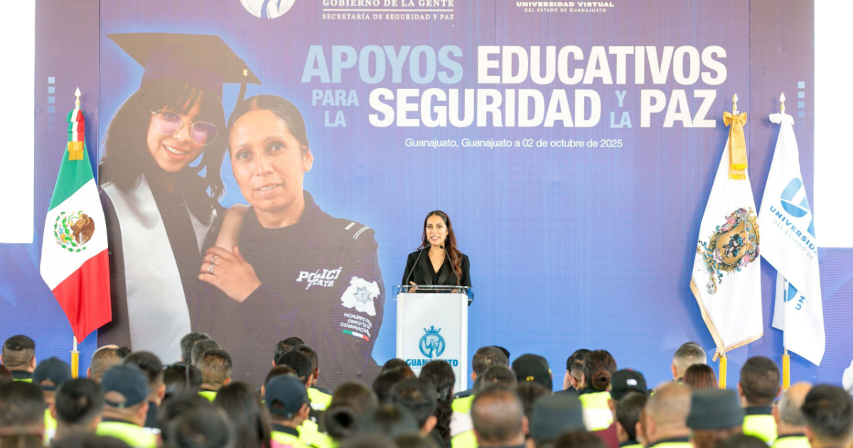 Gobierno de la Gente impulsa apoyos educativos y reconoce a notarios en Guanajuato