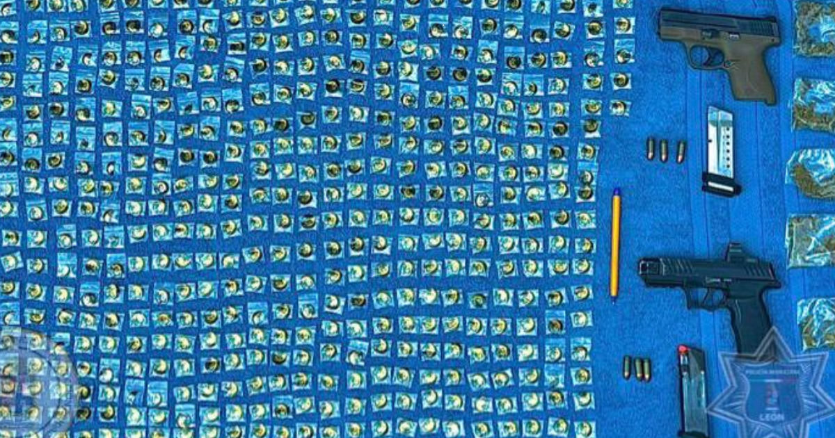 Policía de León detiene a dos hombres armados con droga en operativo de seguridad