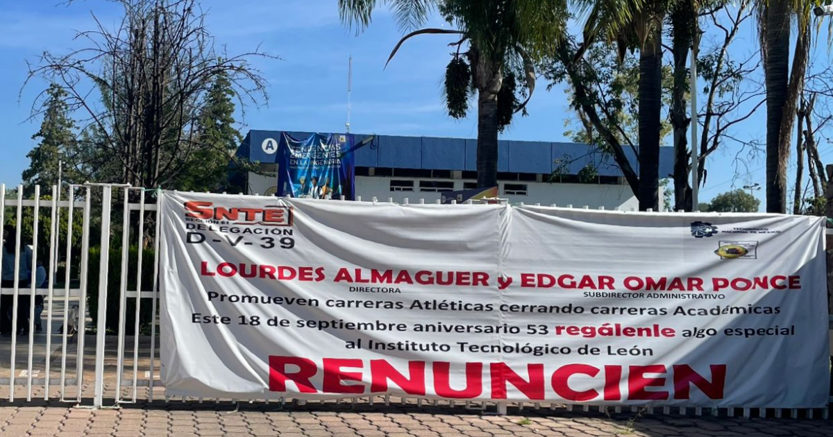 Estudiantes del TecNM León marchan para exigir renuncias y justicia por el caso de Alma