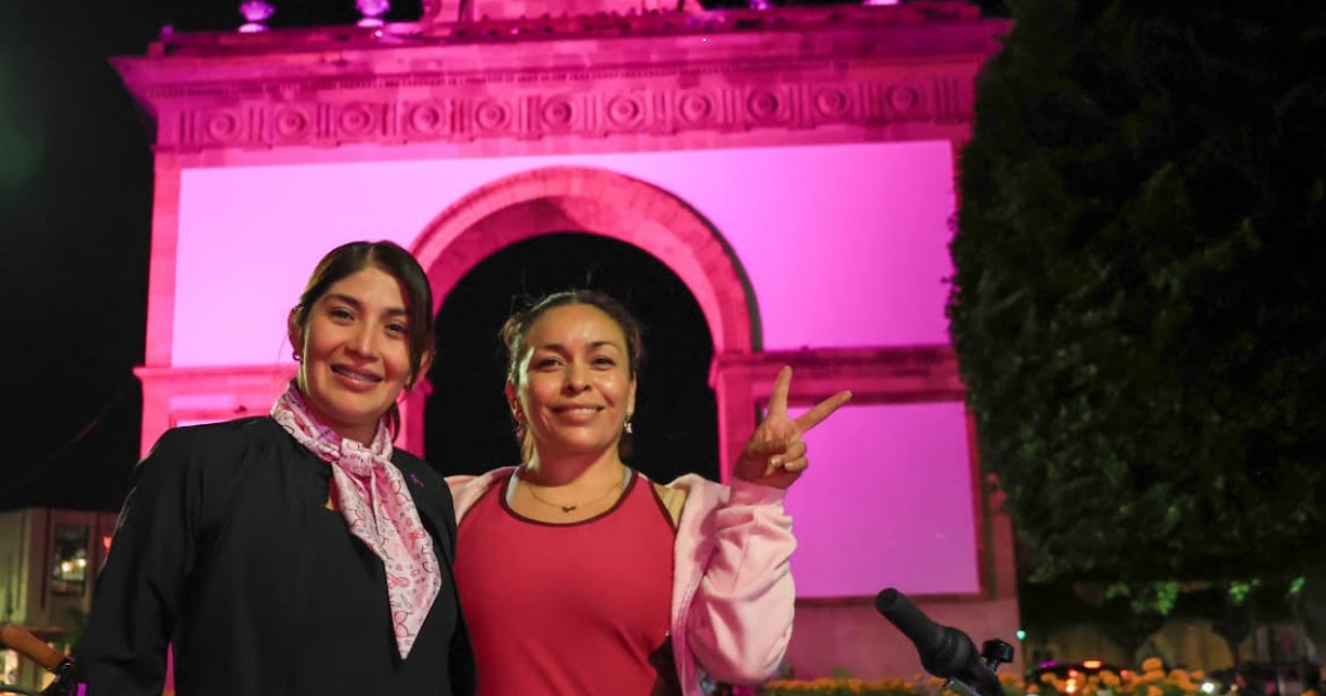 Mil ciclistas tiñen de rosa a León en rodada contra el cáncer de mama