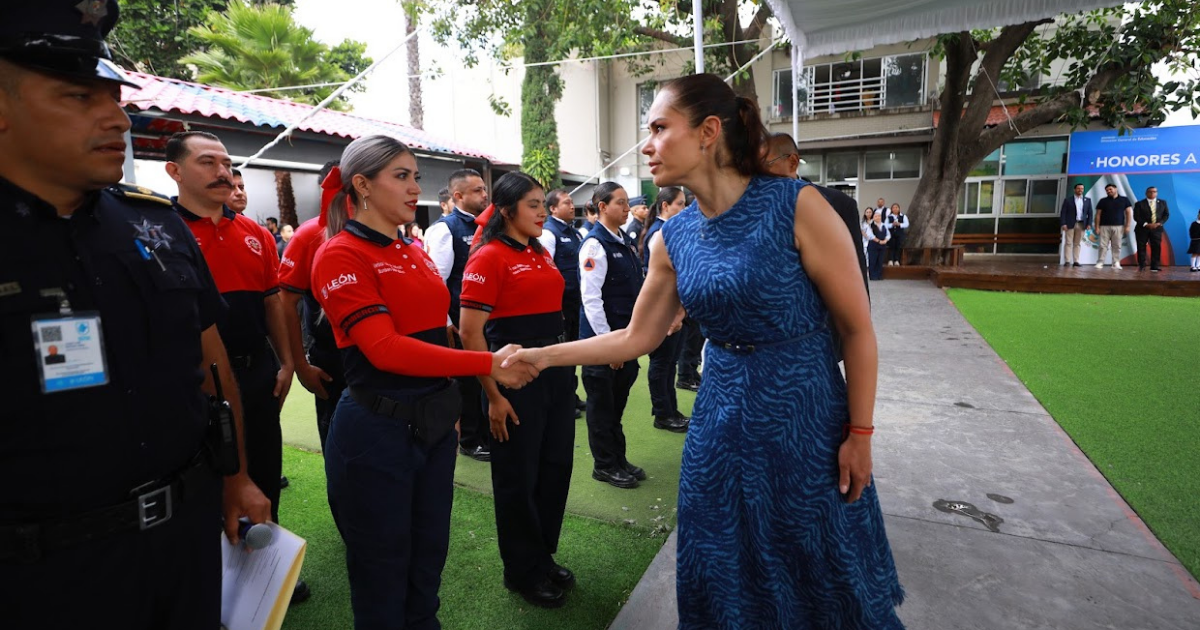 León rinde homenaje al policía Julio César Hernández, héroe que murió salvando una vida