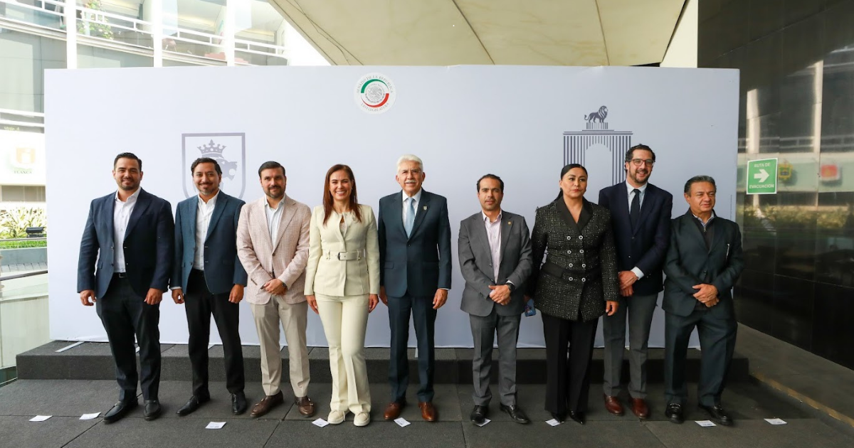 León 450: la exposición que lleva el orgullo leonés al Senado de la República