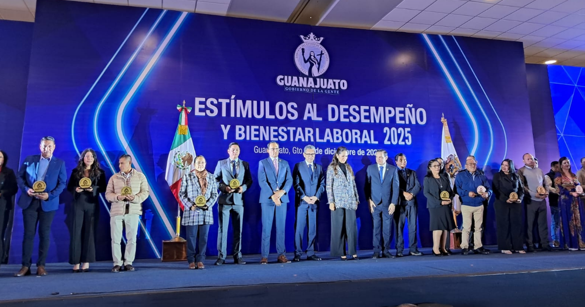 Reconocimiento INAEBA 2025 destaca el compromiso del personal educativo en Guanajuato