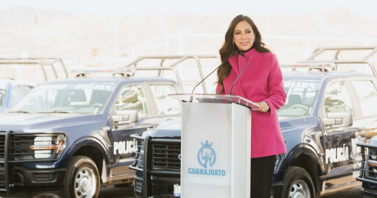 Gobernadora entrega patrullas en Guanajuato y refuerza la seguridad en 14 municipios