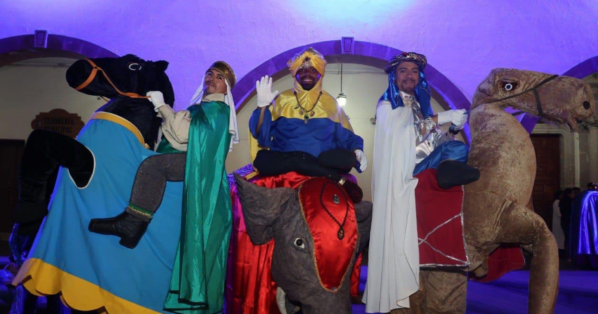 Caravana de Reyes Magos en Purísima del Rincón llena de sonrisas a niñas y niños