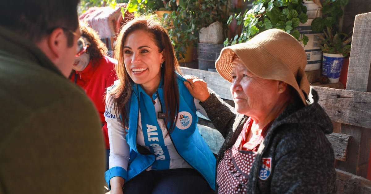 Entrega de cobijas en León protege a familias vulnerables durante el invierno