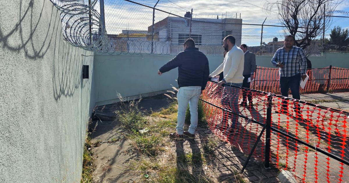 Rehabilitación de barda en kínder Alfred Adler avanza para garantizar seguridad infantil en León