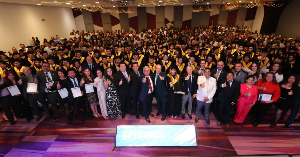 SABES celebra recertificación ISO y graduación de 120 jóvenes