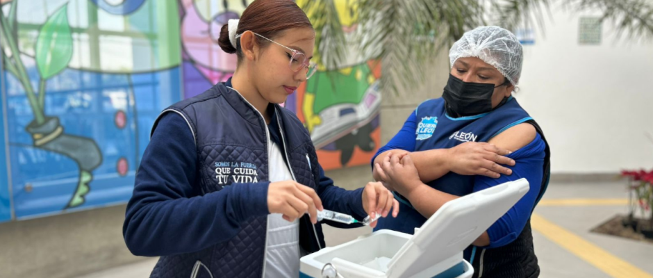 Vacunación estancias DIF