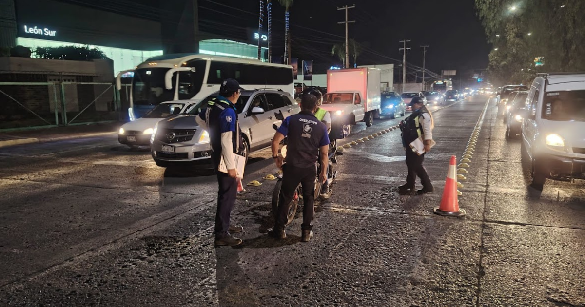 Refuerzan operativos para proteger el carril exclusivo del transporte público en León