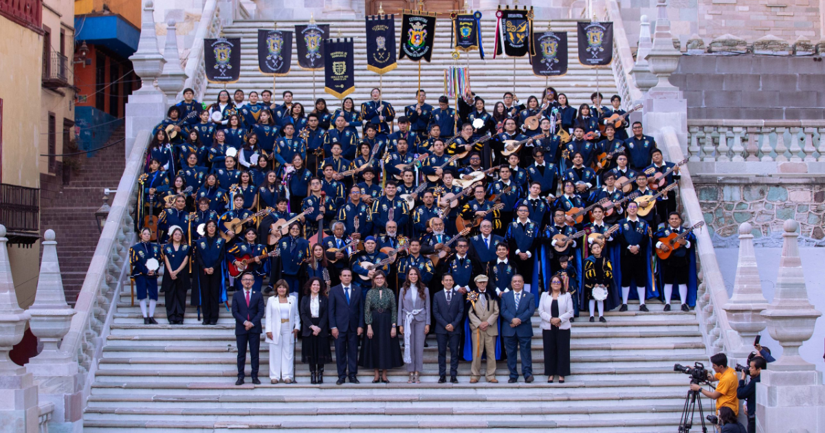 Estudiantina de la Universidad de Guanajuato es declarada Patrimonio Cultural Intangible