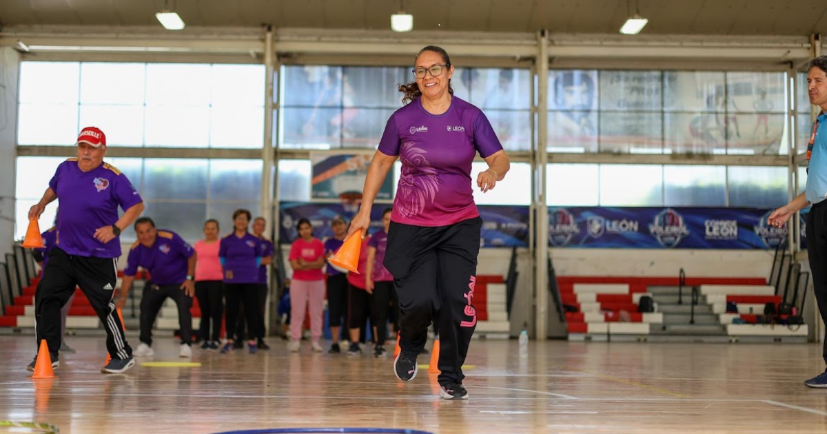 Mujeres León 450 impulsa activación física con adultos mayores y personas con discapacidad