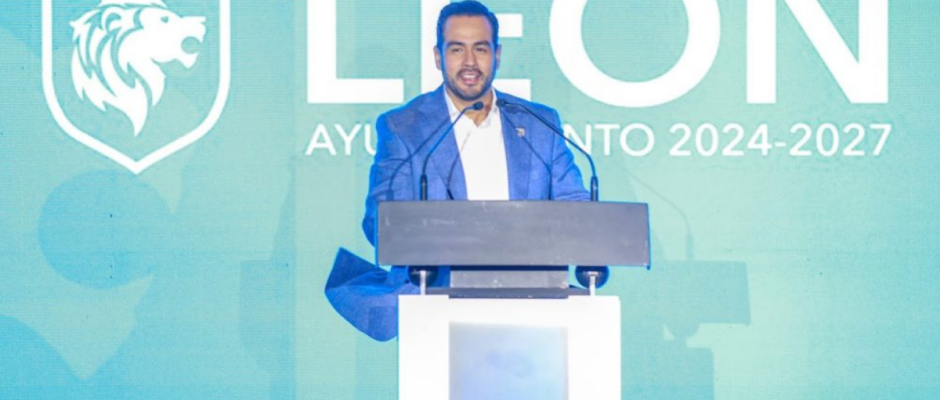 Renuncia Allan León