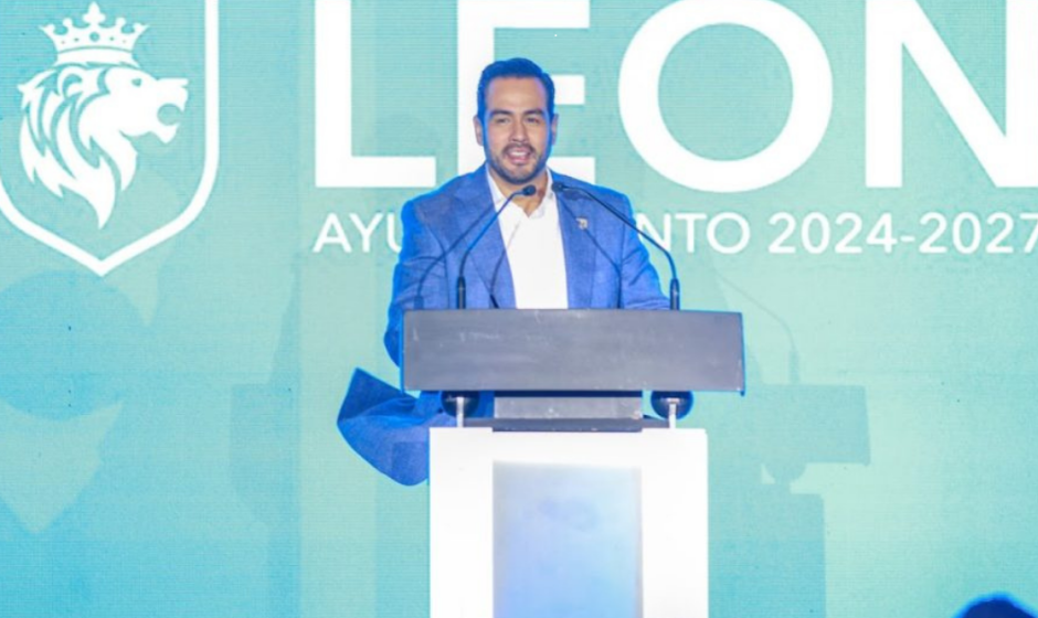 Renuncia Allan León