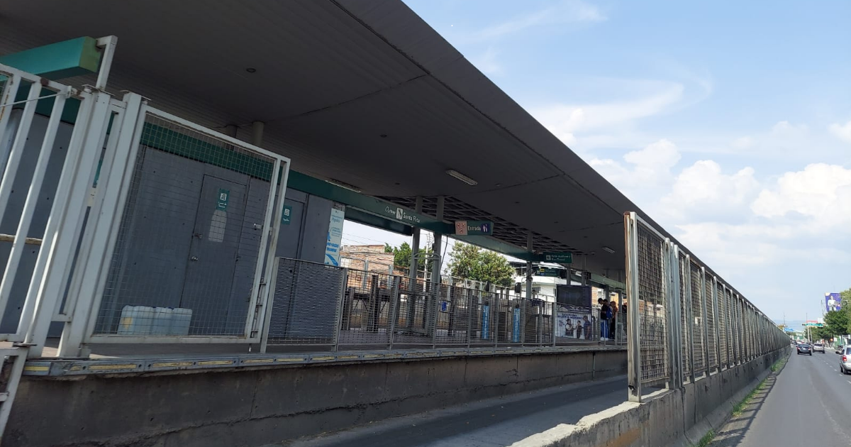 Paradero Santa Rita mejora movilidad con obras nocturnas en León