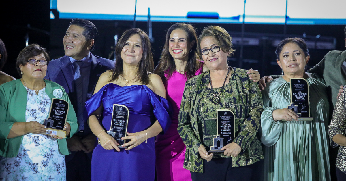 Día del Maestro en León reconoce la vocación y entrega de docentes destacados