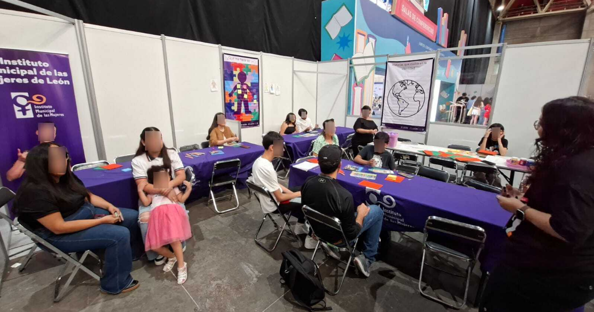 Taller «Historias que Moldean la Identidad» impulsa voces femeninas en FENAL